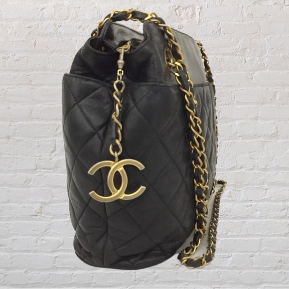 CHANEL Quilted Matelasse CC
Logo Lambskin Chain Shoulder Bag - Picture 3 of 12